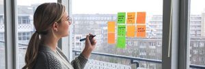Woman Office Post Its Notes Window  - magnetme / Pixabay